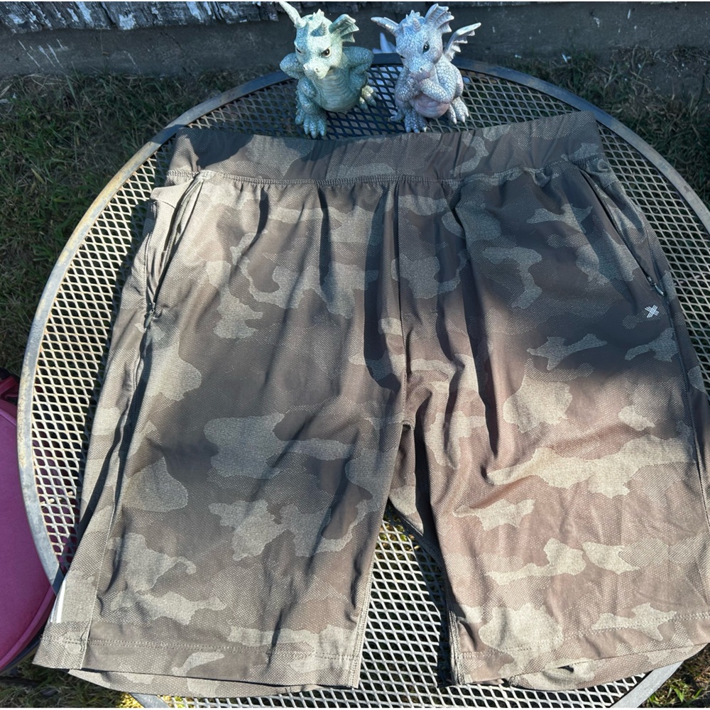Kenneth Cole camouflage shorts - Picture 3 of 5